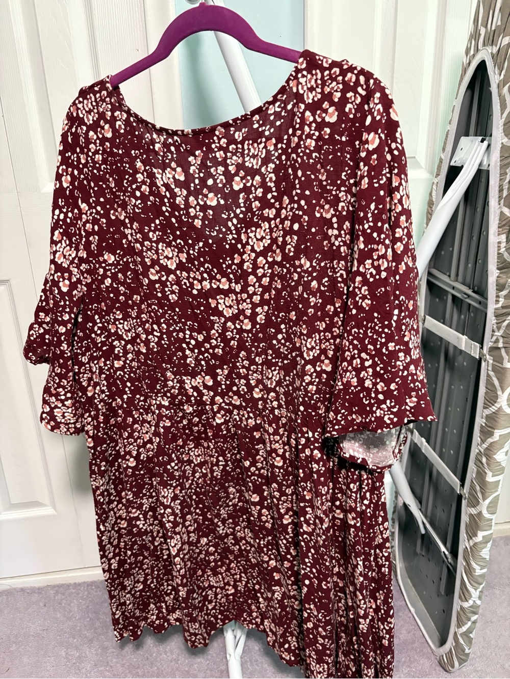 Torrid Burgundy Floral Ruffle V-Neck Dress Size 4x - Picture 3 of 7